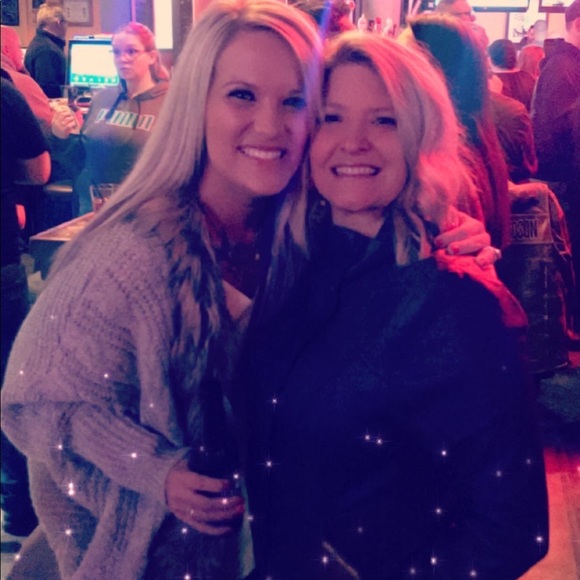 Meet your Posher, Jessica - Picture 1 of 1